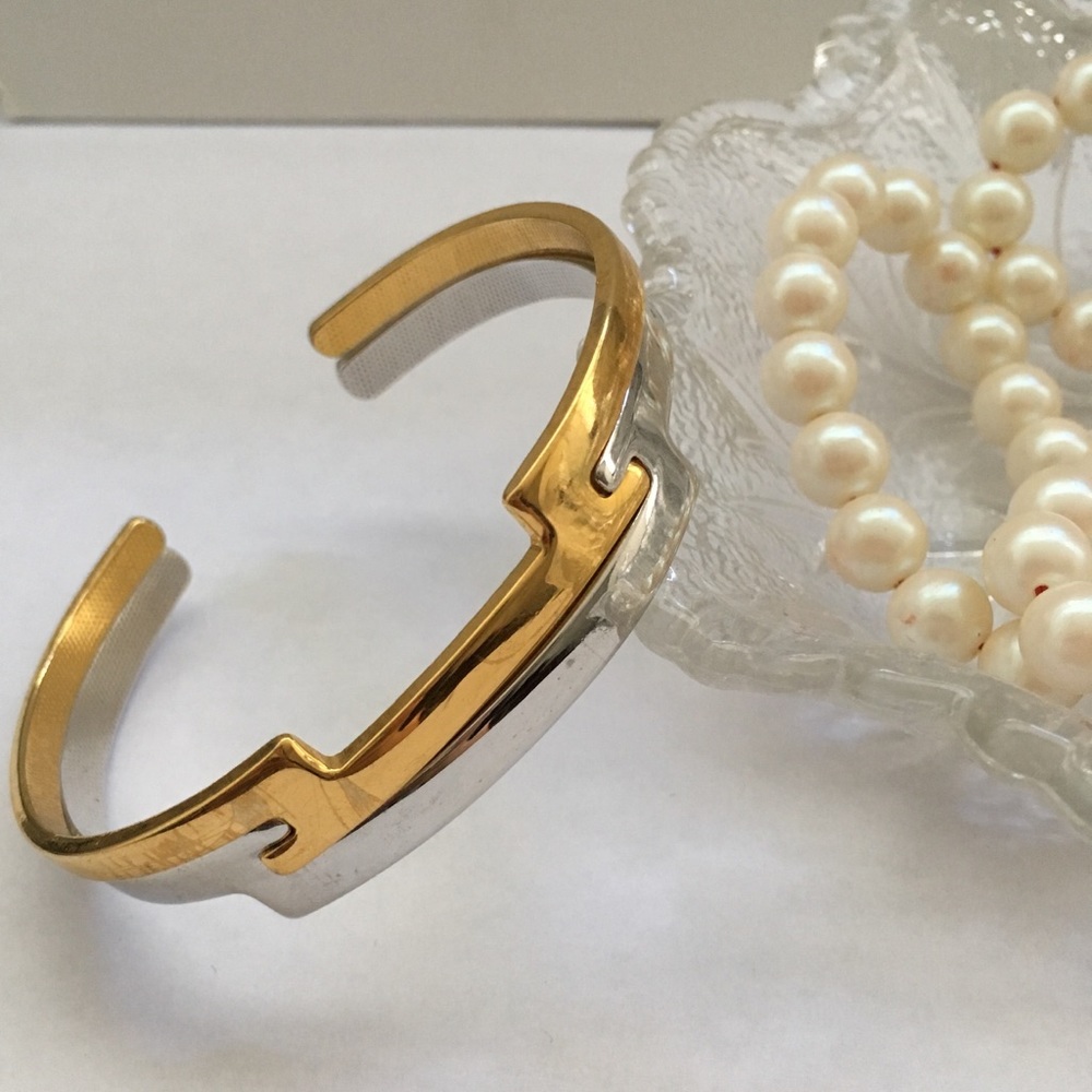 ❤️3 for $15❤️ Vintage Avon silver&gold tone cuff Bracelet